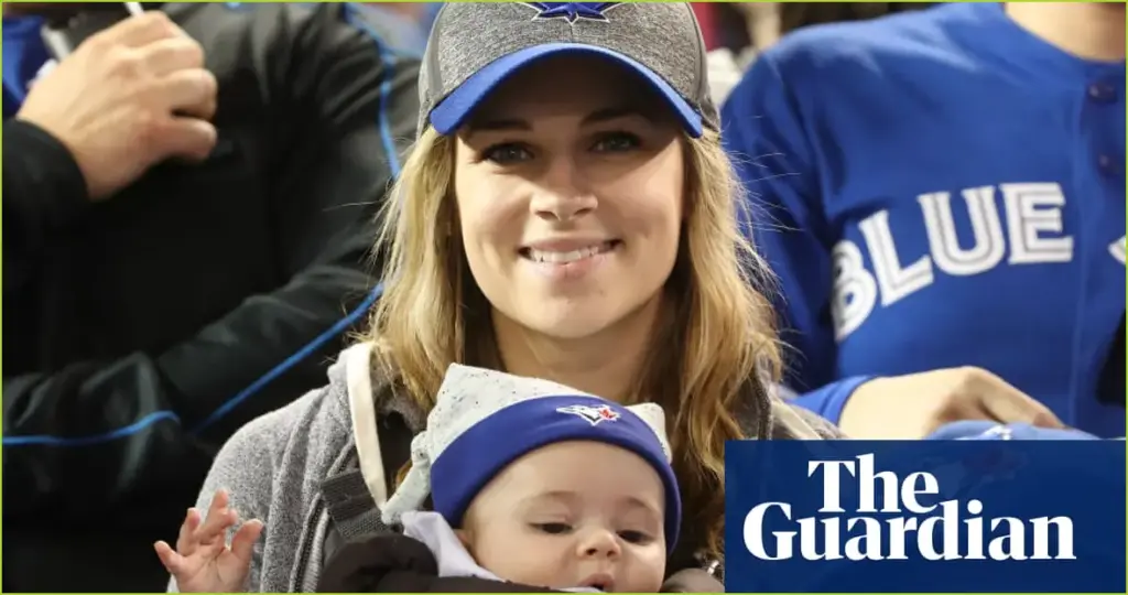 Changing the Game: Women in Baseball Balancing Motherhood and Career Changing the game: women in baseball balancing motherhood and career