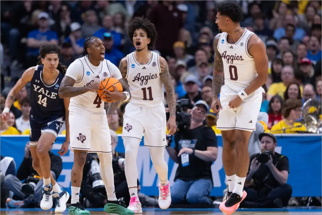 Texas a&m advances with 80 71 victory over yale in ncaa