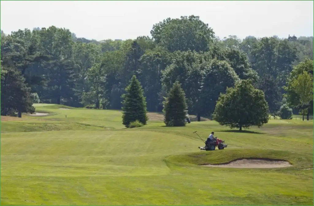Year round golf experience: grand rapids explores $20m entertainment center plan