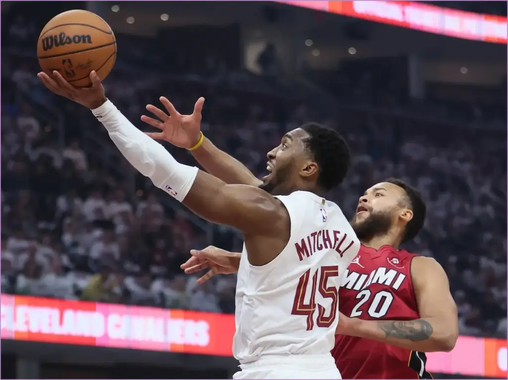 Cavs Commandingly Defeat Heat 121-100 in Playoff Opener Cavs commandingly defeat heat 121 100 in playoff opener