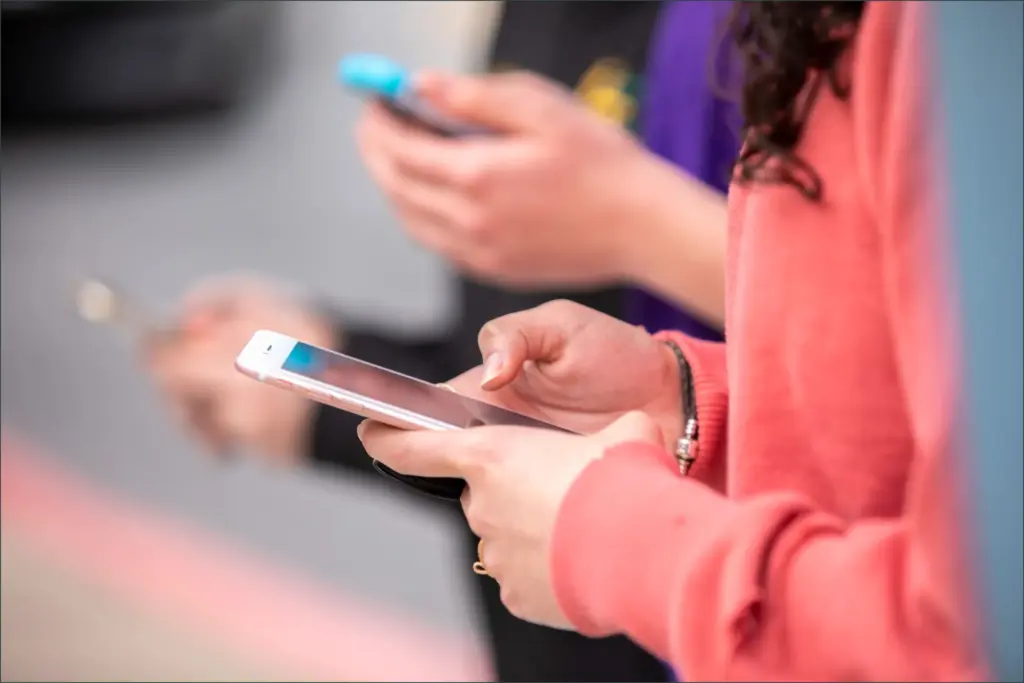 Clever tricks: protecting seniors from tech scams