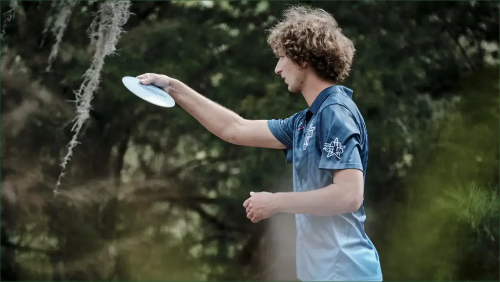 Innovative disc golf play: fun variations and formats
