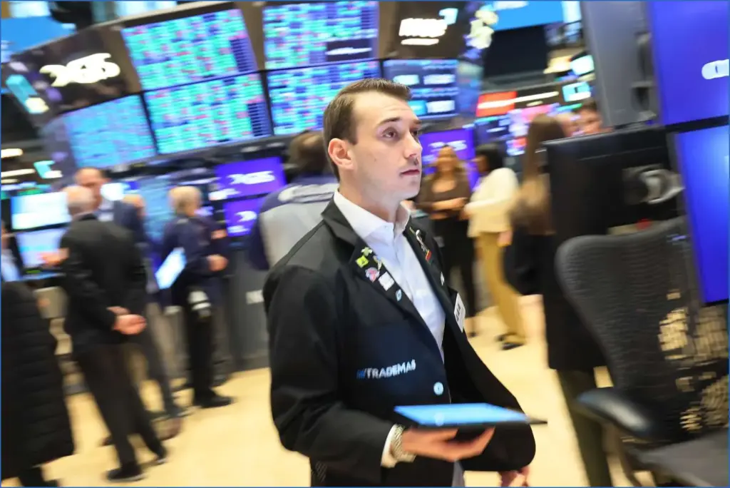 Investors React to Earnings and Tariff News as Chip Stocks Propel Tech Market Rally Investors react to earnings and tariff news as chip stocks