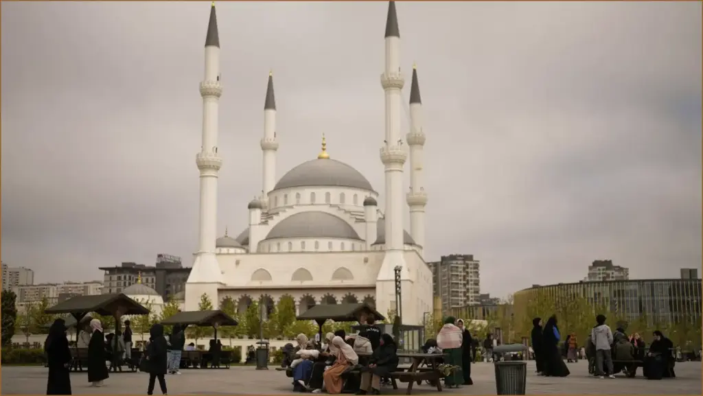 Istanbul trembles as 6.2 magnitude earthquake strikes