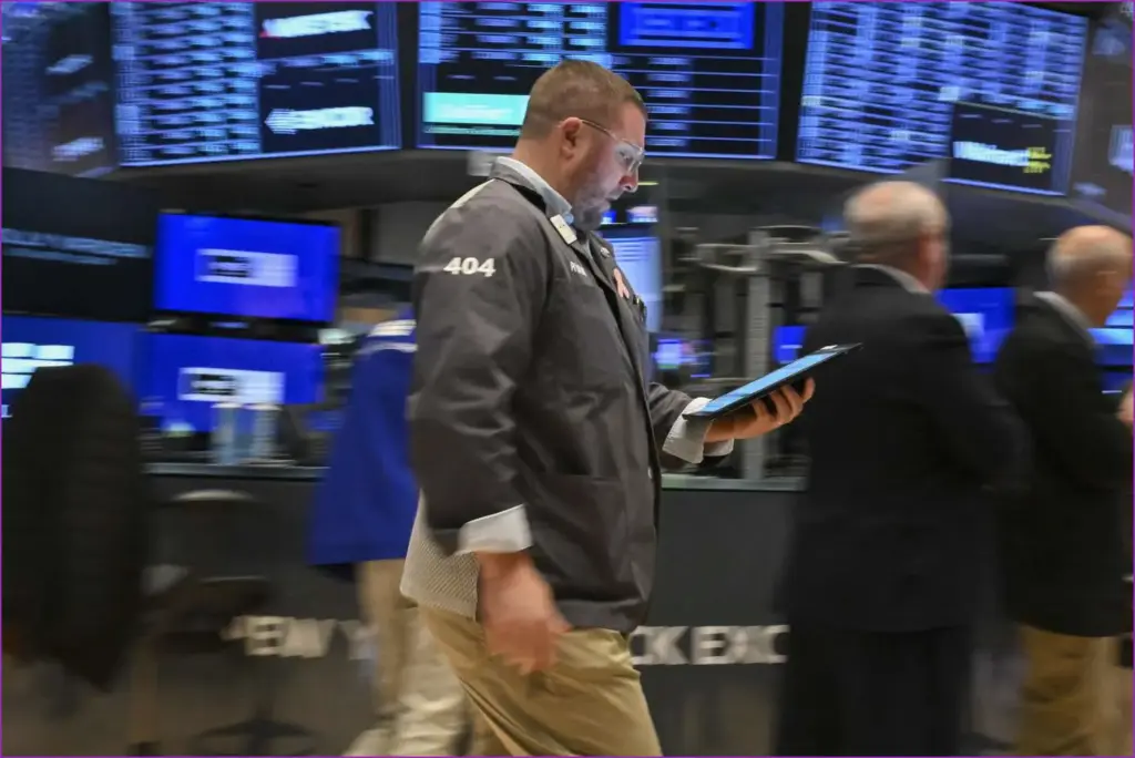 Market Turmoil: Dow Drops 1,200 Points Amid Tariff Fears and Trump’s Criticism of Powell Market turmoil: dow drops 1,200 points amid tariff fears and