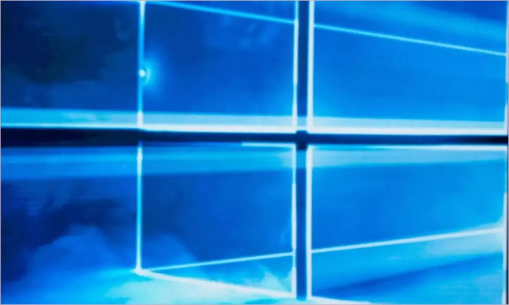 Microsoft alerts 240 million windows users to halt pc usage
