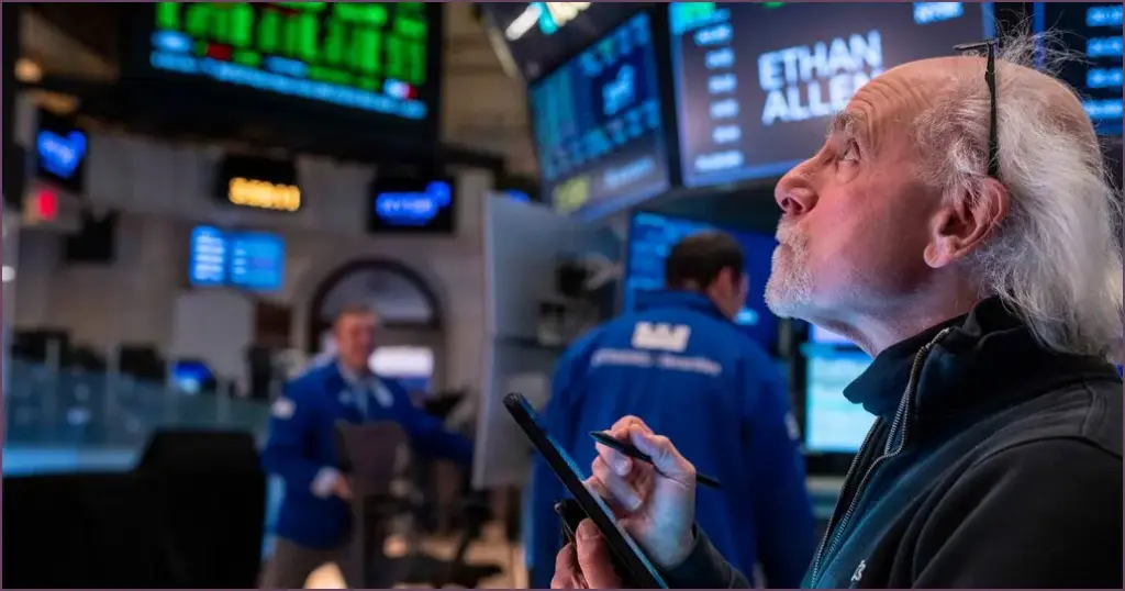 Stocks rise while bond market reflects investor concern