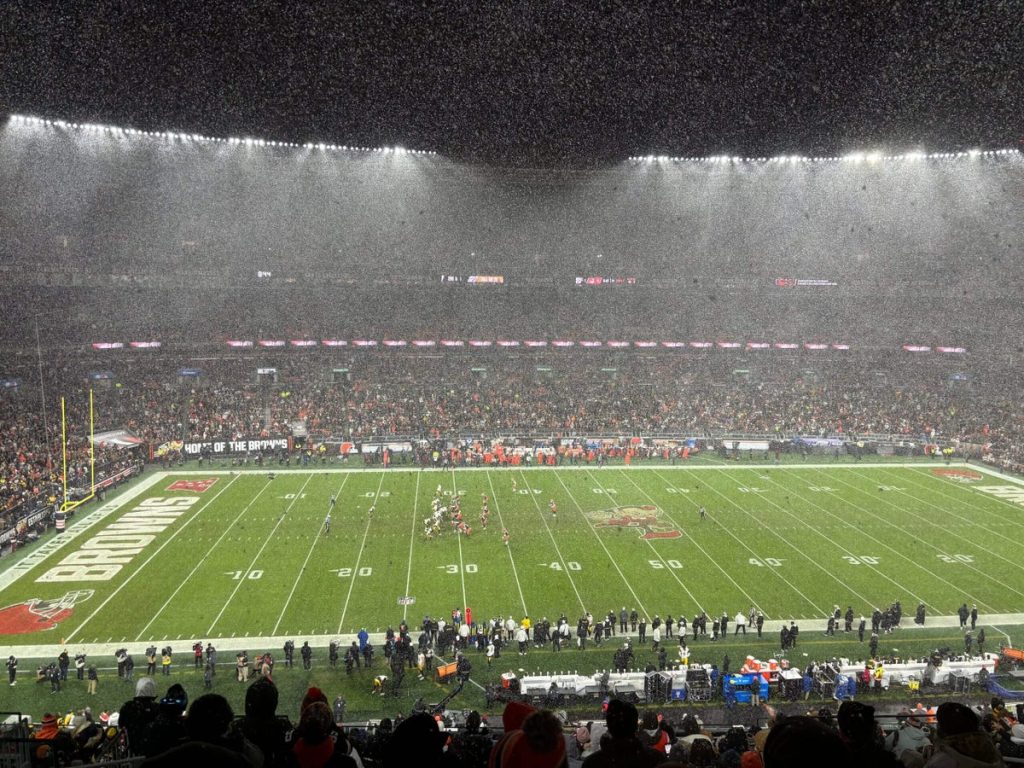 Browns push for new indoor stadium as downtown move gains