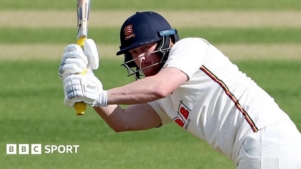 Essex dominates somerset in county championship showdown
