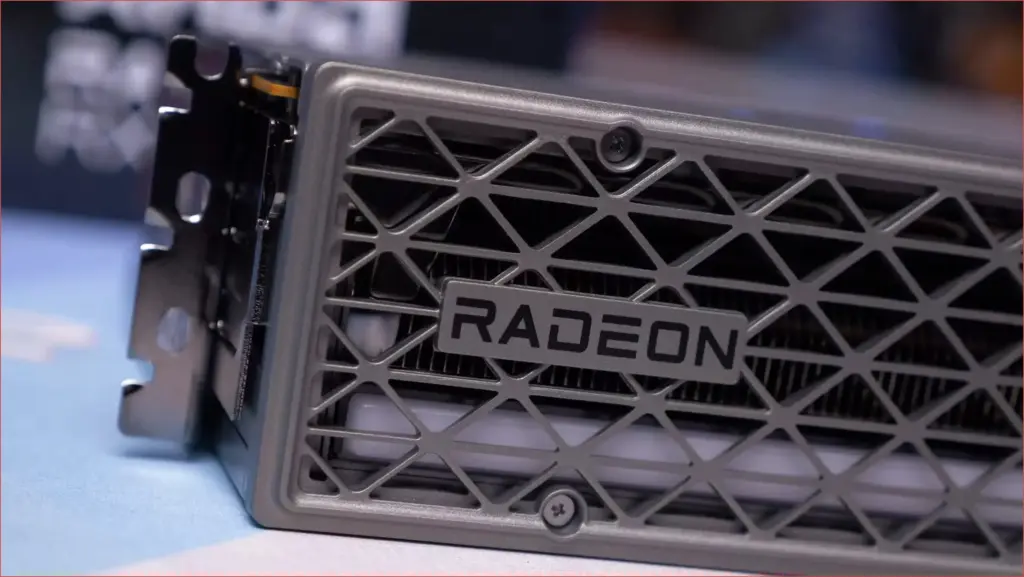 Amd highlights 8gb vram's focus on esports performance
