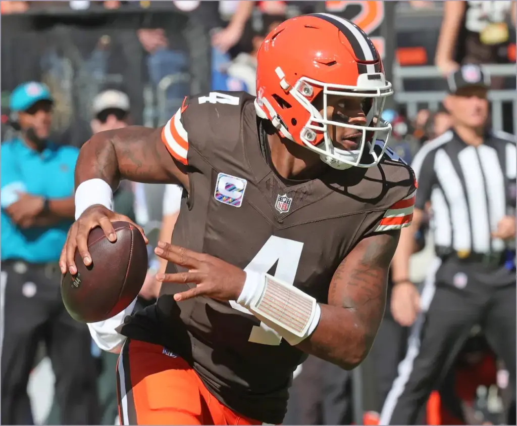 Deshaun watson connects with jerry jeudy and david bell at