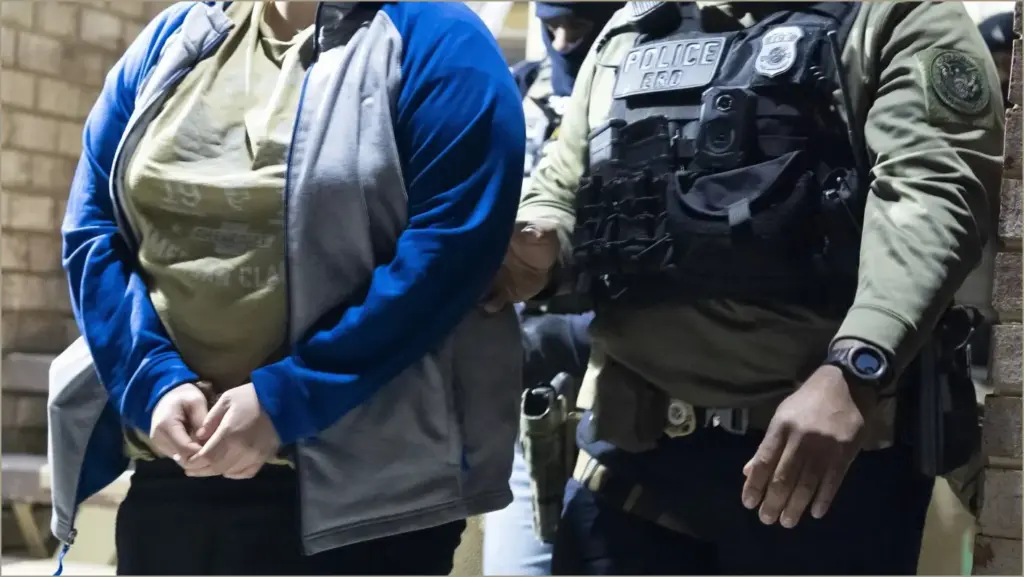 Ice transfers migrants to shelters amid legal concerns