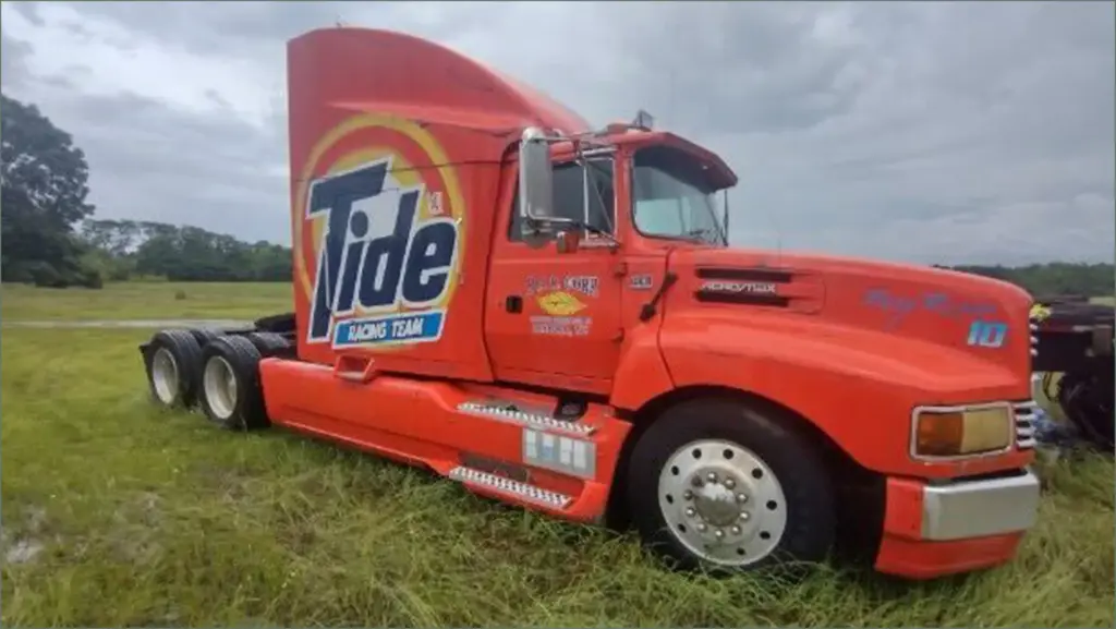 Ricky rudd's tide nascar hauler: from racing to tobacco fields