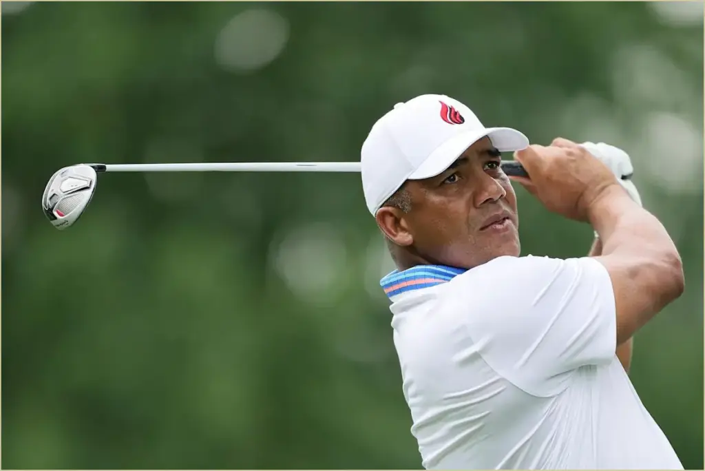 Vegas leads as mcilroy and scheffler advance in 2025 pga