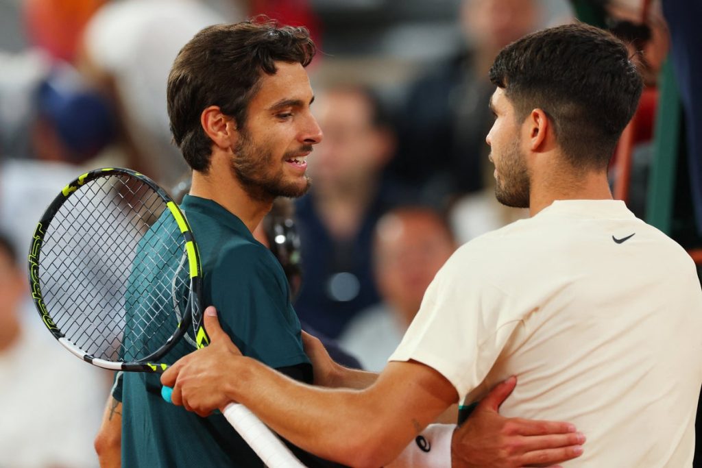 Carlos alcaraz advances as lorenzo musetti withdraws from french open