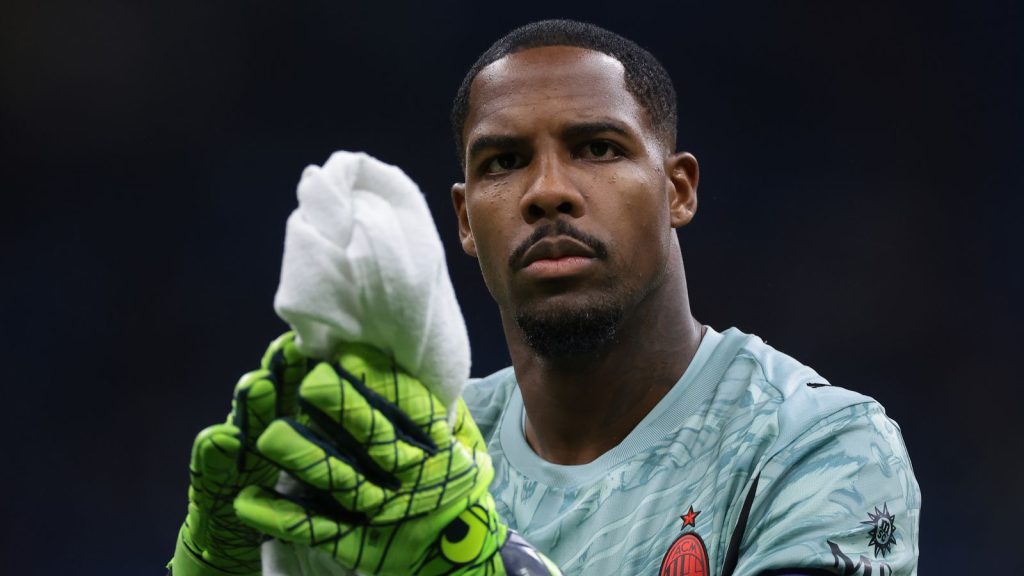 Chelsea intensifies efforts to secure ac milan goalkeeper mike maignan
