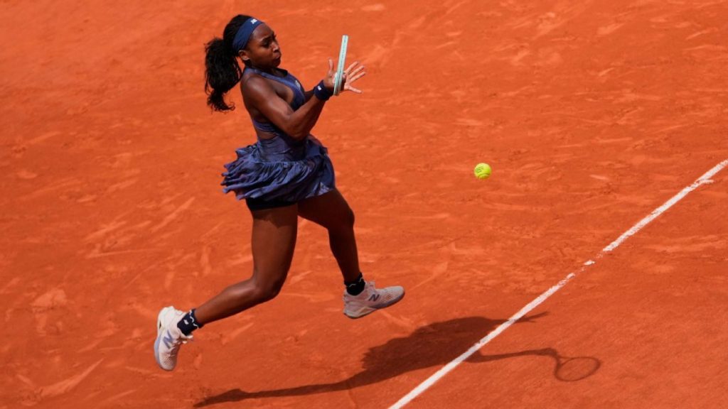 Coco gauff advances to quarters as pegula falls to french