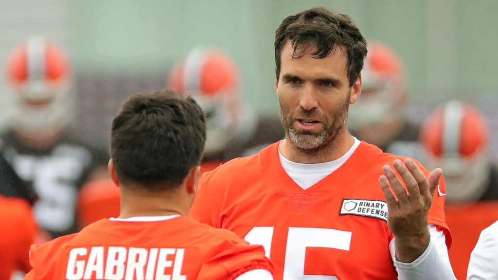 Flacco finds confidence in browns' qb battle