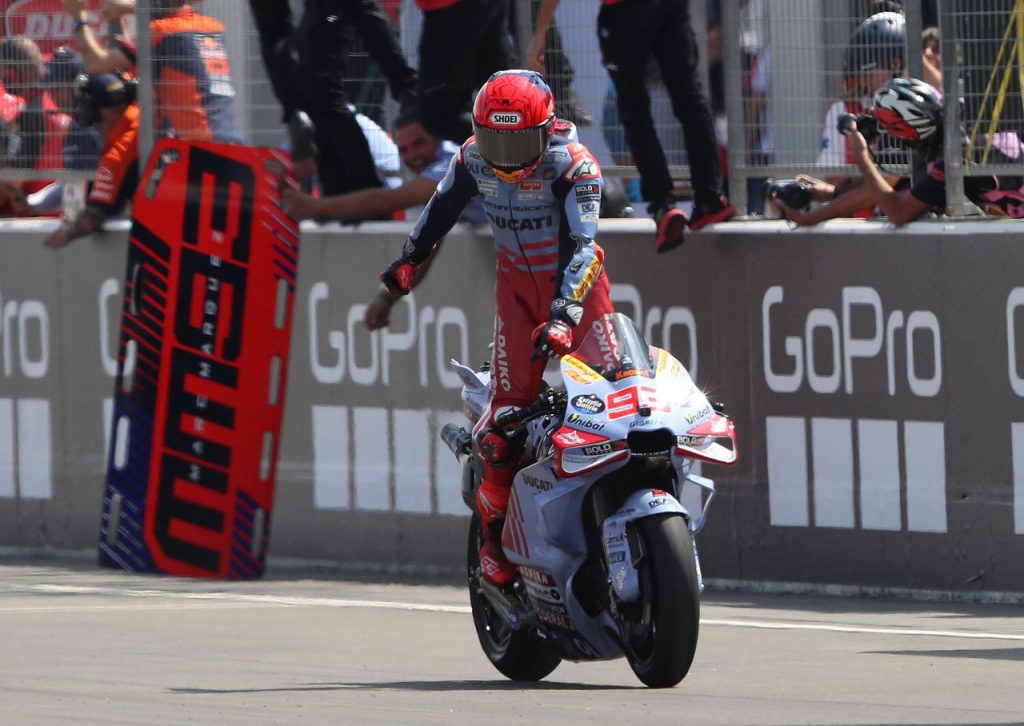 Marc marquez takes a bold step just before aragon motogp
