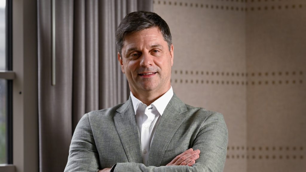 Pga tour appoints brian rolapp as new ceo, succeeding jay