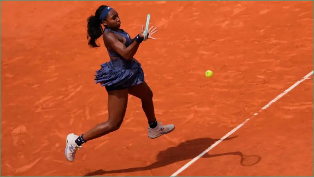Coco gauff advances to quarters as pegula falls to french