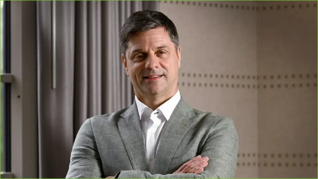 Pga tour appoints brian rolapp as new ceo, succeeding jay