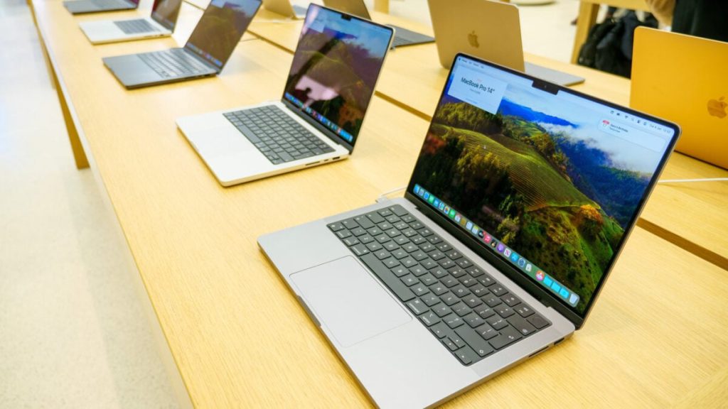 Apple's shift: redefining macbook release cycles after intel's exit