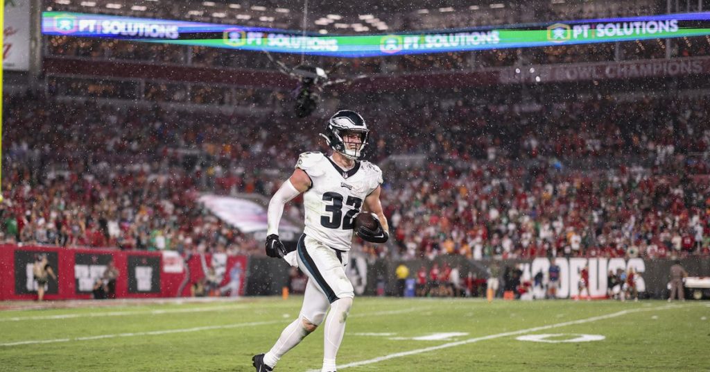 Eagles need to secure a safety signing