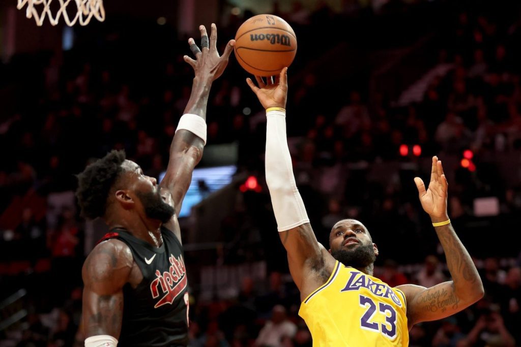 Evaluating deandre ayton's impact with lebron, luka, and the lakers