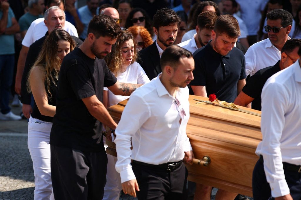 Football stars unite for heartfelt farewell to diogo jota's family