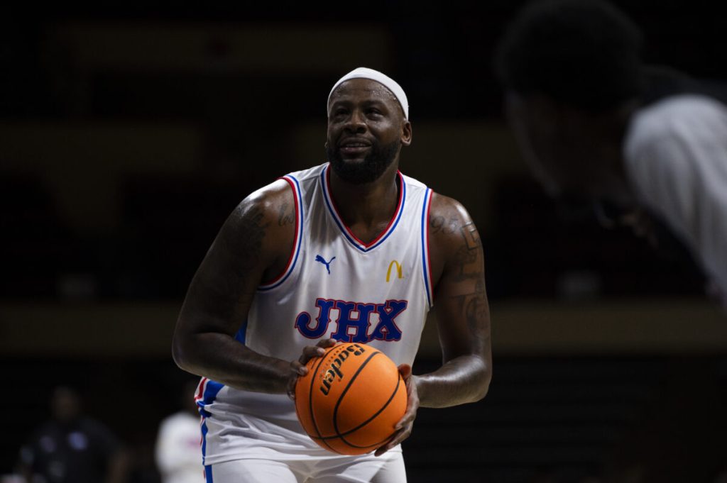 Forwards shine in jhx hoops' first round victory over offdahook