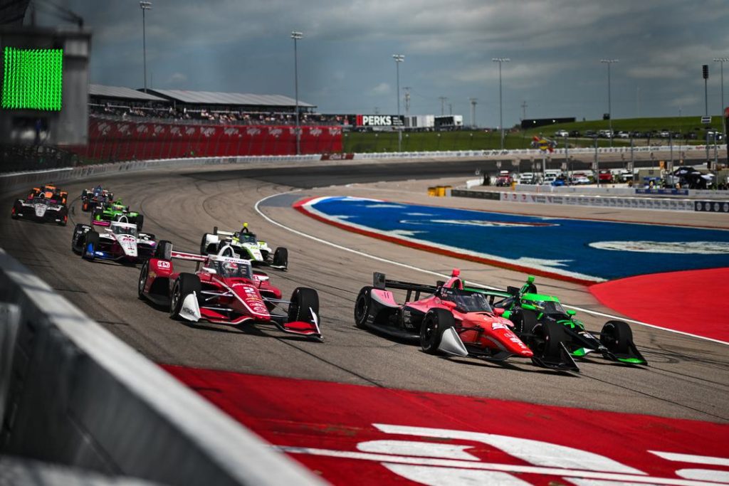 Indycar aims for excitement in iowa comeback