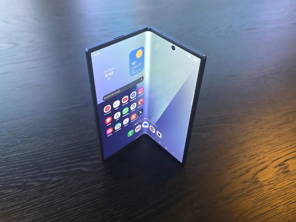 Revolutionizing foldables: the samsung galaxy z fold7 review