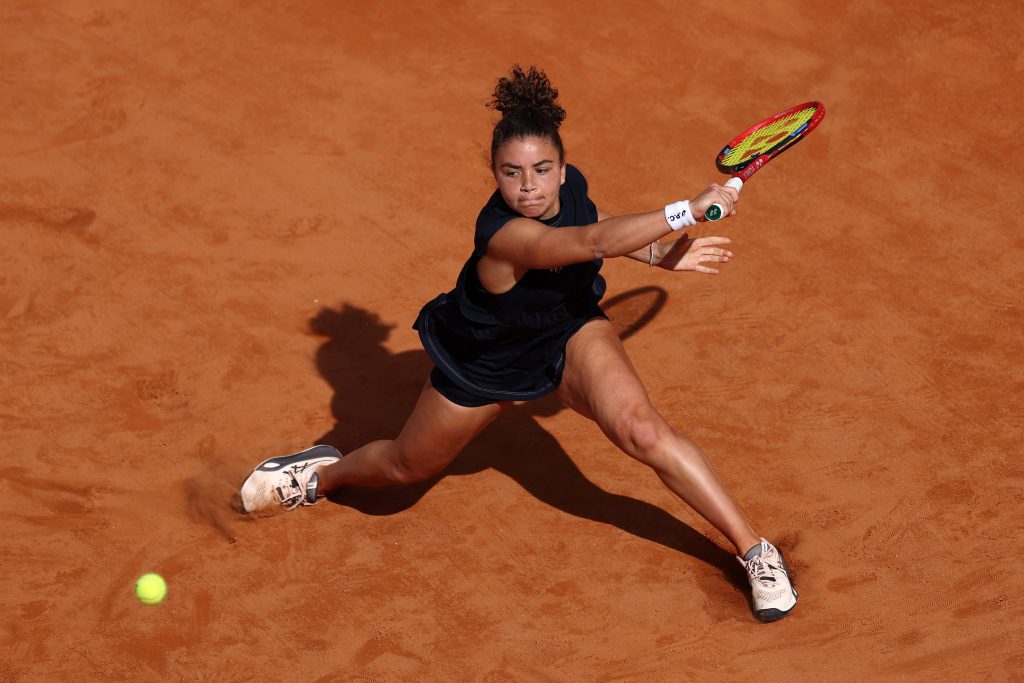 Sabalenka advances as the competition heats up