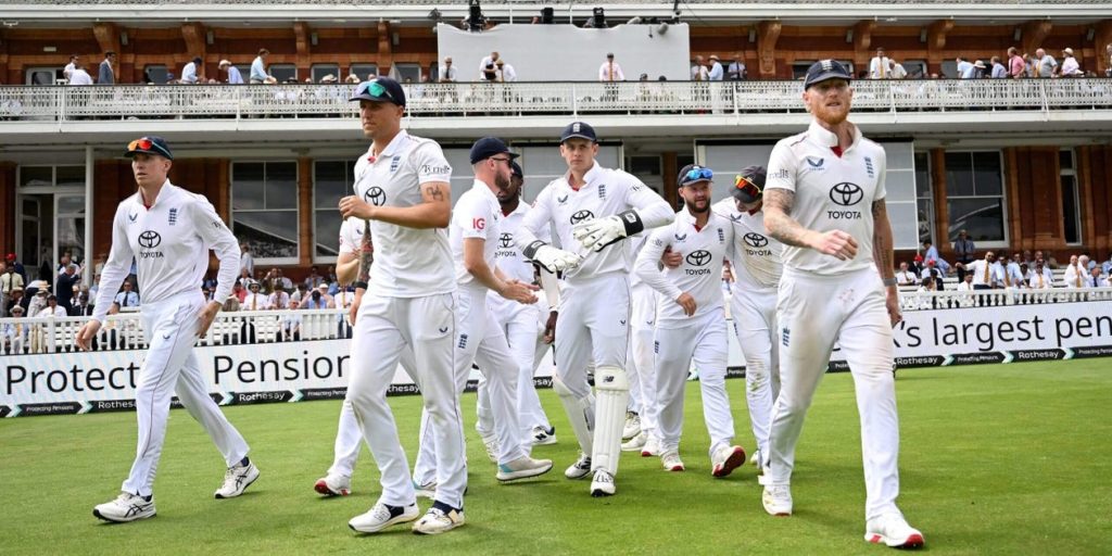 The tradition of white in test cricket uniforms