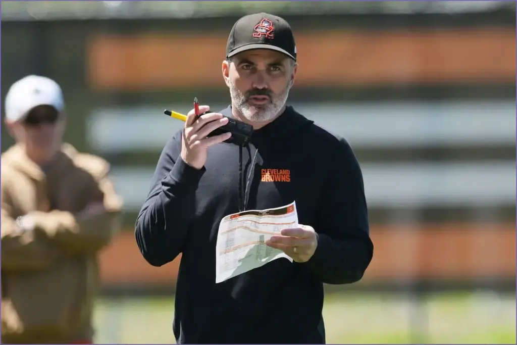 Browns Coach Acknowledges Error in Dillon Gabriel Trade Decision Browns coach acknowledges error in dillon gabriel trade decision