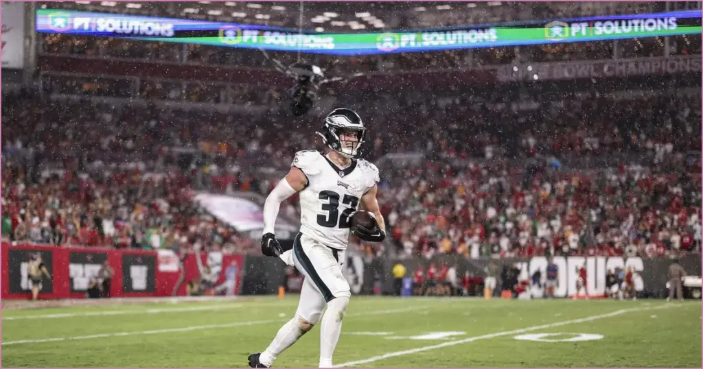 Eagles need to secure a safety signing