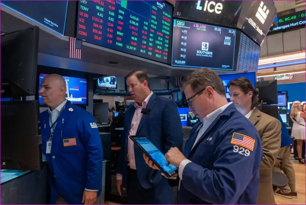 S&p 500 and nasdaq reach record highs as investors anticipate