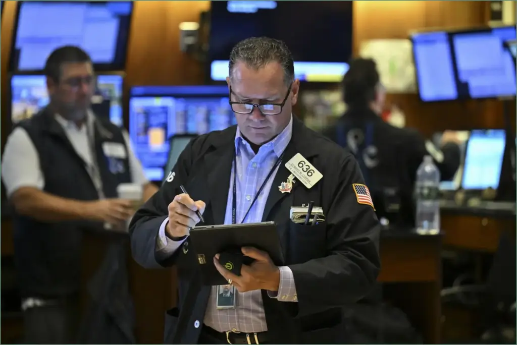 Stocks Reach New Heights as Earnings Week Kicks Off with S&P 500 and Nasdaq at Record Levels Stocks reach new heights as earnings week kicks off with