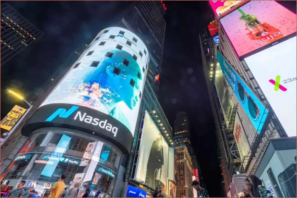 Tech stocks boost markets as bond yields decline