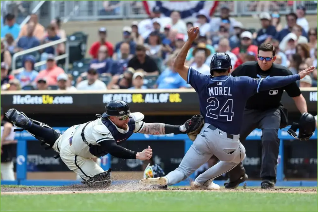 Twins face tough decisions with trade deadline approaching