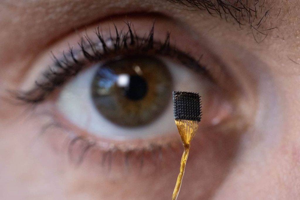 Brain implant converts silent thoughts to words, sparking concerns over