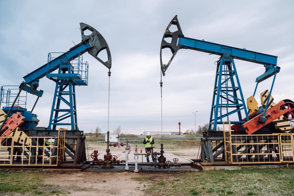 Hedge funds shift focus from oil to green energy investments