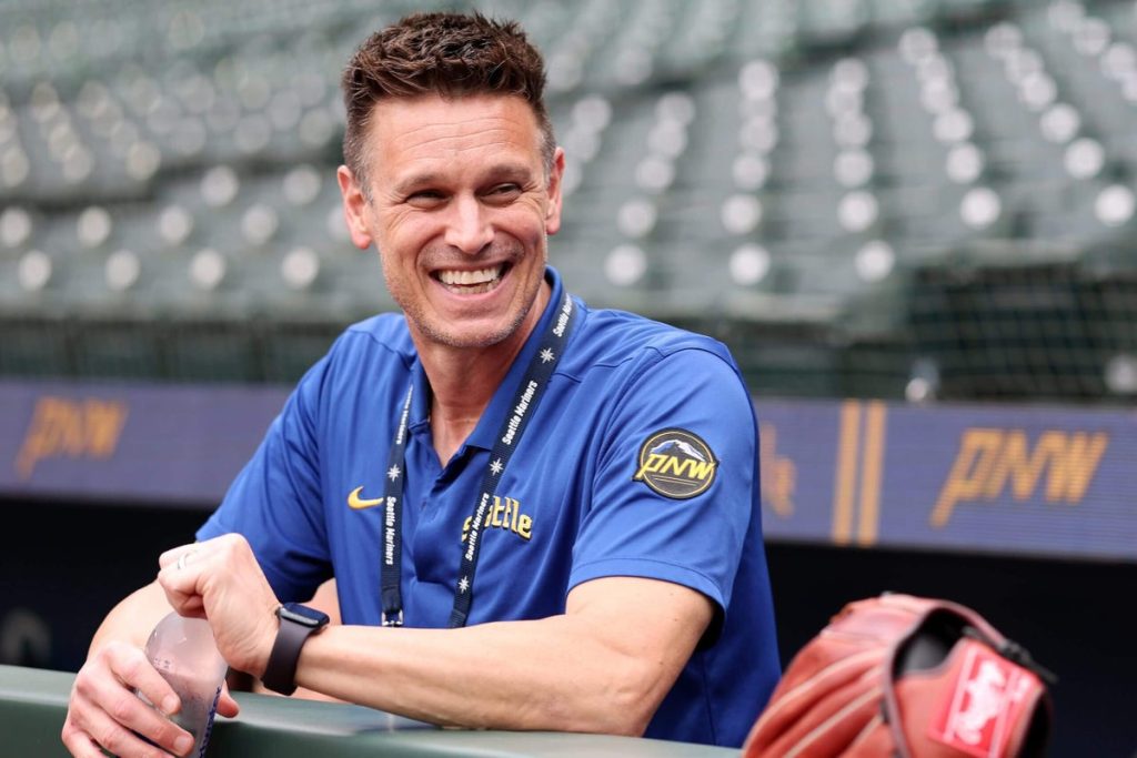 Inside the pennant race: a night with mariners' jerry dipoto