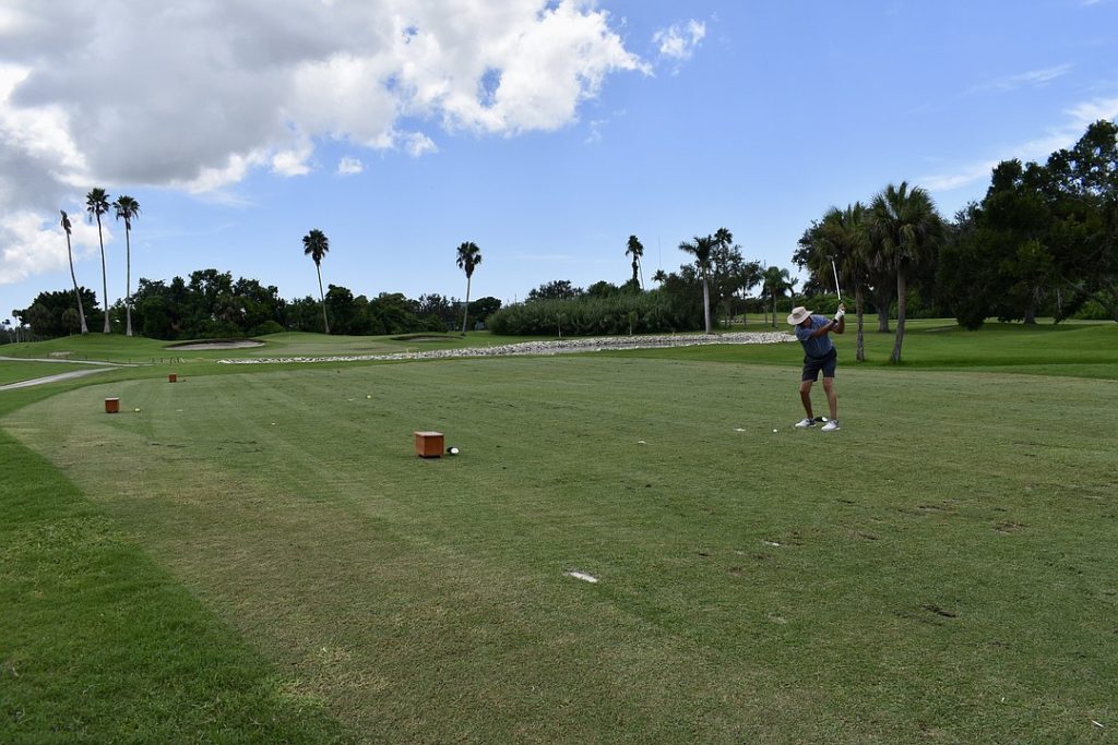 Is affordable golf possible in lakewood ranch?