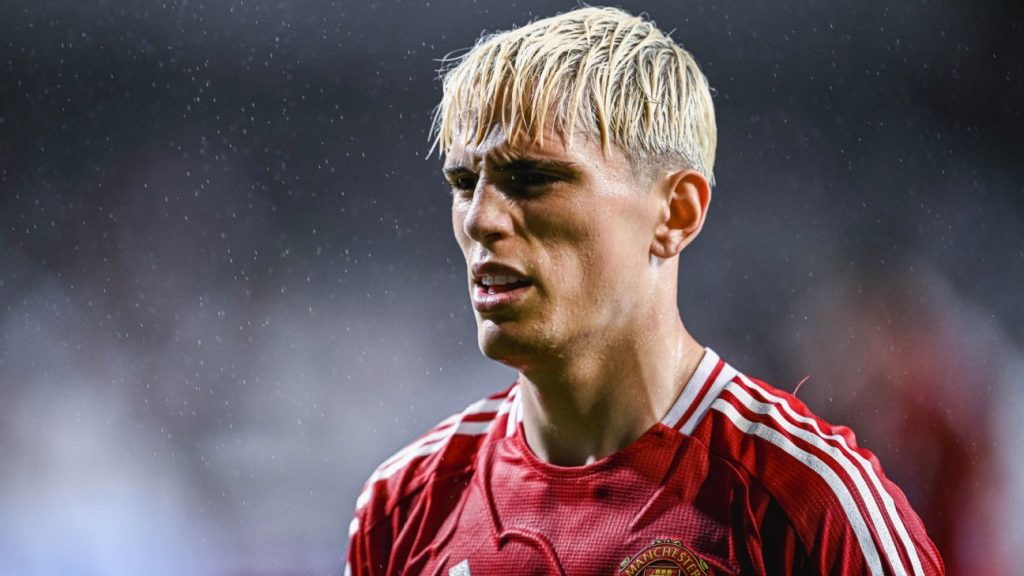 Man utd valuates garnacho at £50m for potential chelsea transfer