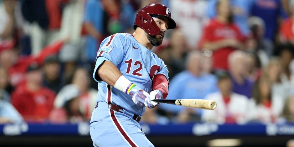 Schwarber's historic night: four home runs shine against braves