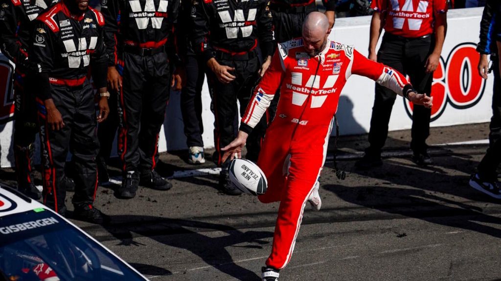 Shane van gisbergen achieves historic fourth consecutive road course victory