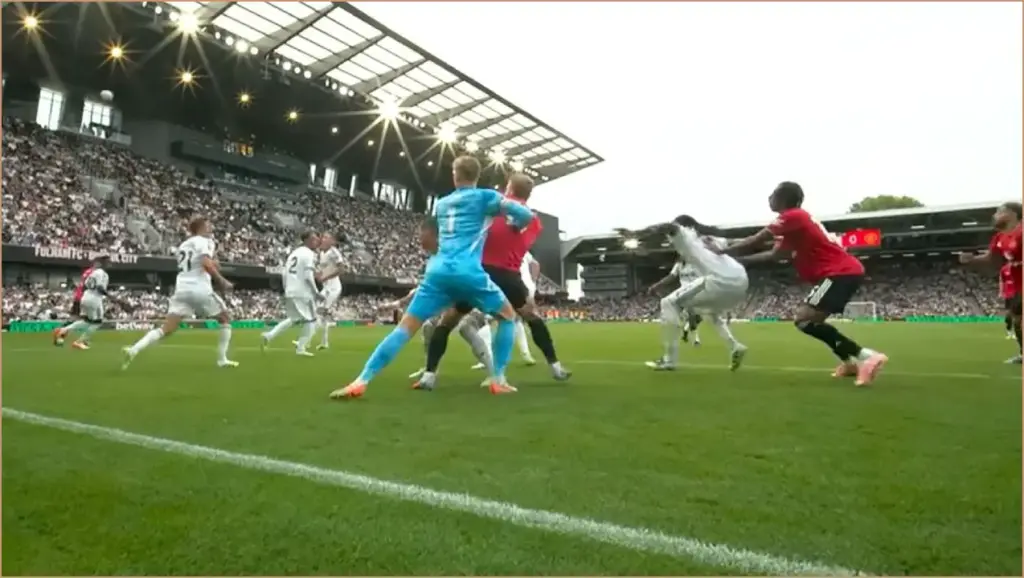Analyzing man united's penalty and yoro's push in the var