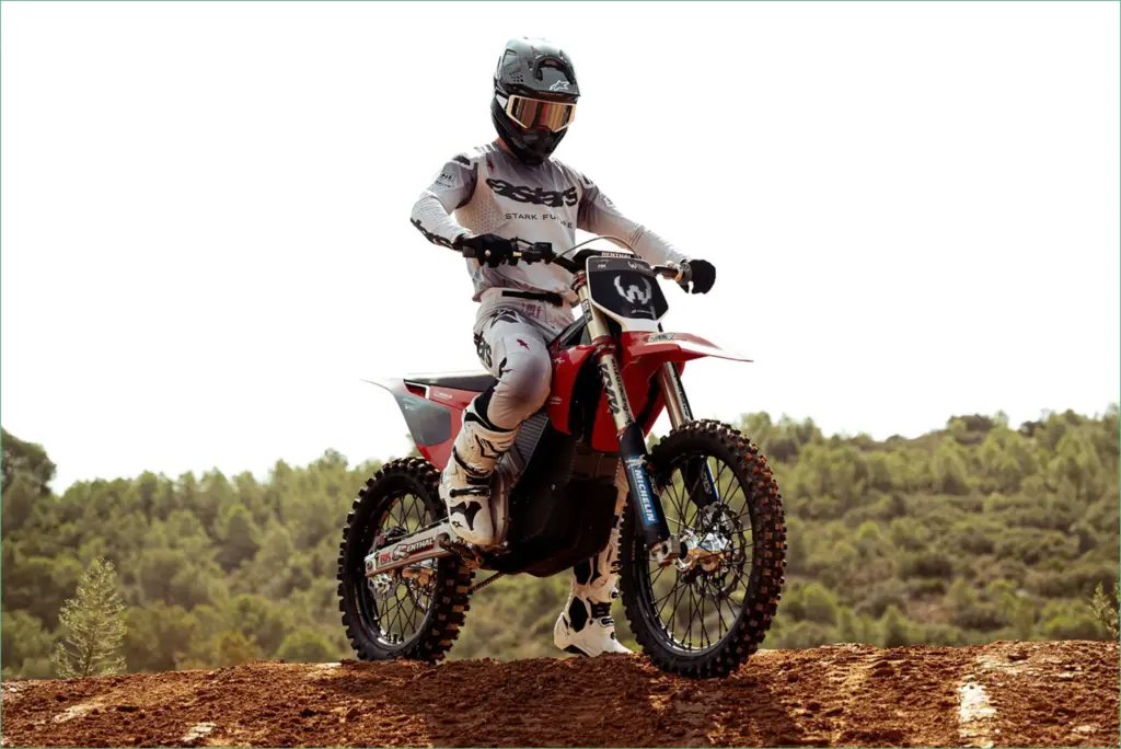 Electric vs gas showdown at the 2025 supercross championship